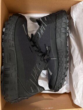 NWT Norda 001A - Women's 9 / Men's 7.5 - Stealth Black